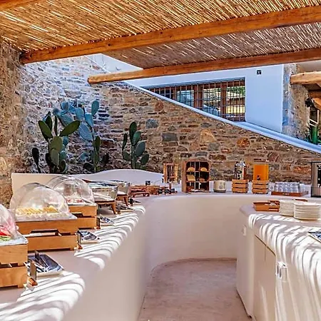 Evlalia & Hotel 4*